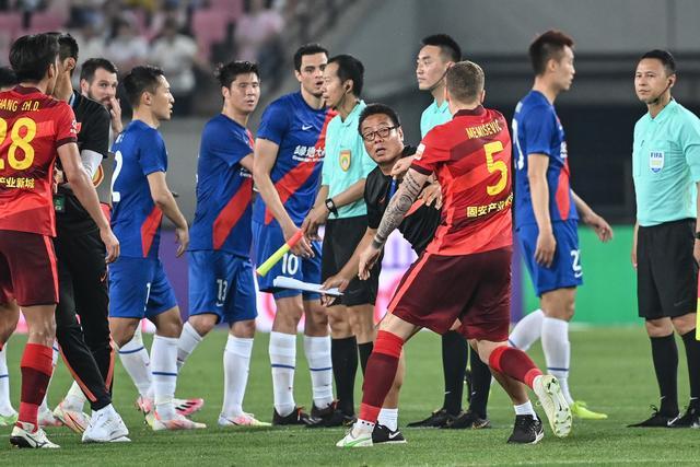 组图：世界杯瑞典5-1突尼斯 约克雷斯秀标志性庆祝